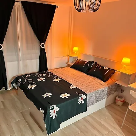 Apartment Luna Apartament *
